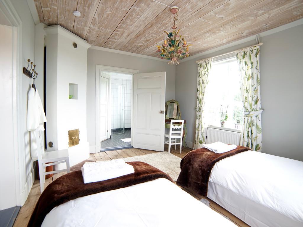 Uljebergs Bed & Breakfast Mantorp Exterior foto